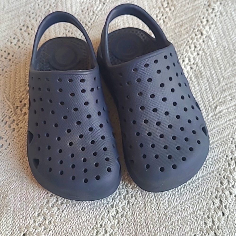 Kids navy water shoes